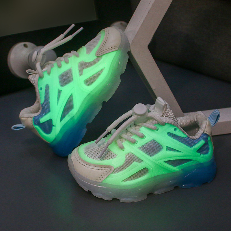 Kids’ trainers view 2