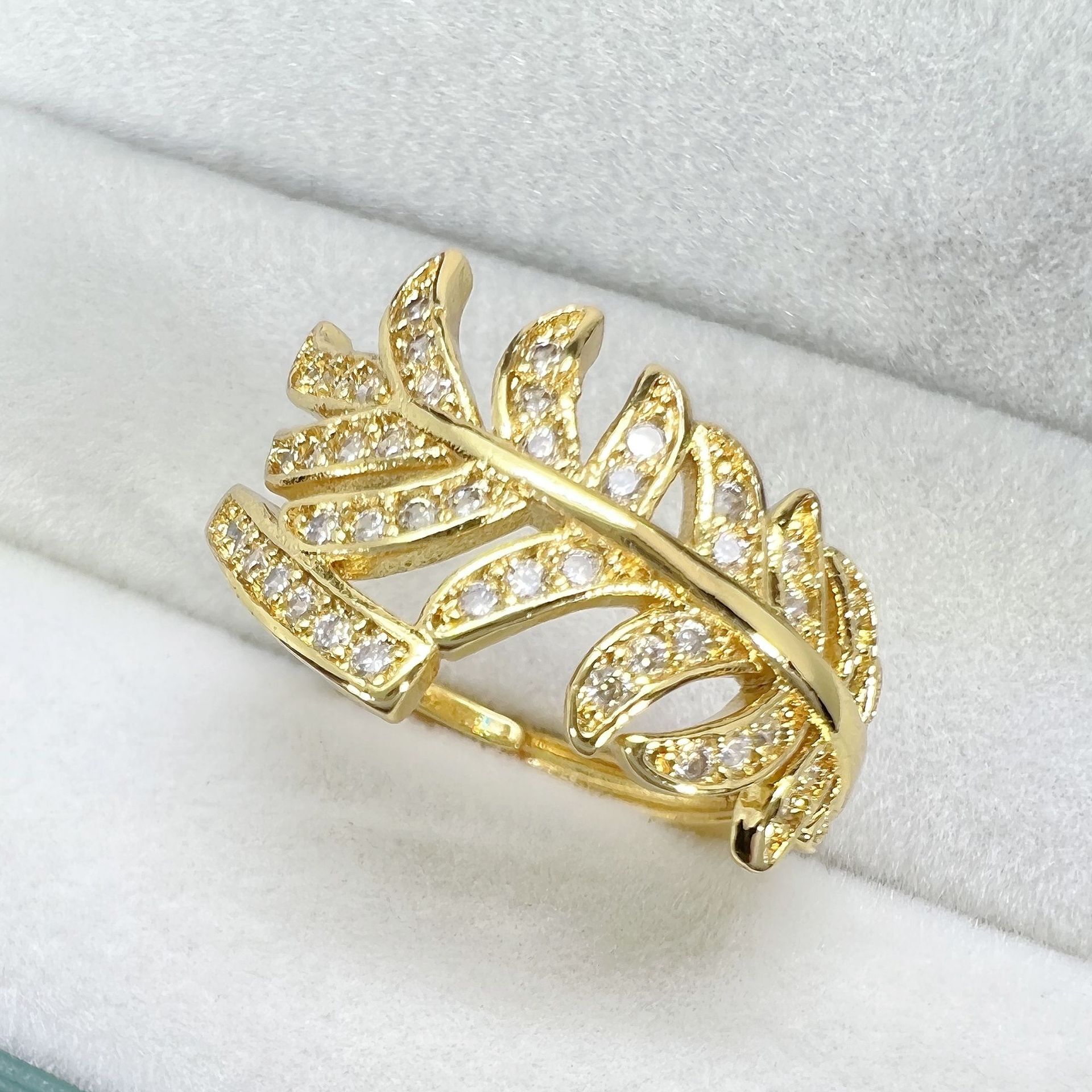 Minimalist Designer Ring With Full Diamond Inlay Creative Style_voghion.com