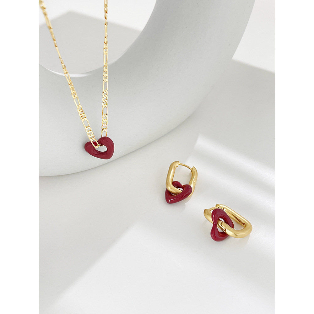 Retro Cute Art Heart Shaped Red Earrings Necklace Female Ear Buckle Copper Clavicle Chain display picture 1