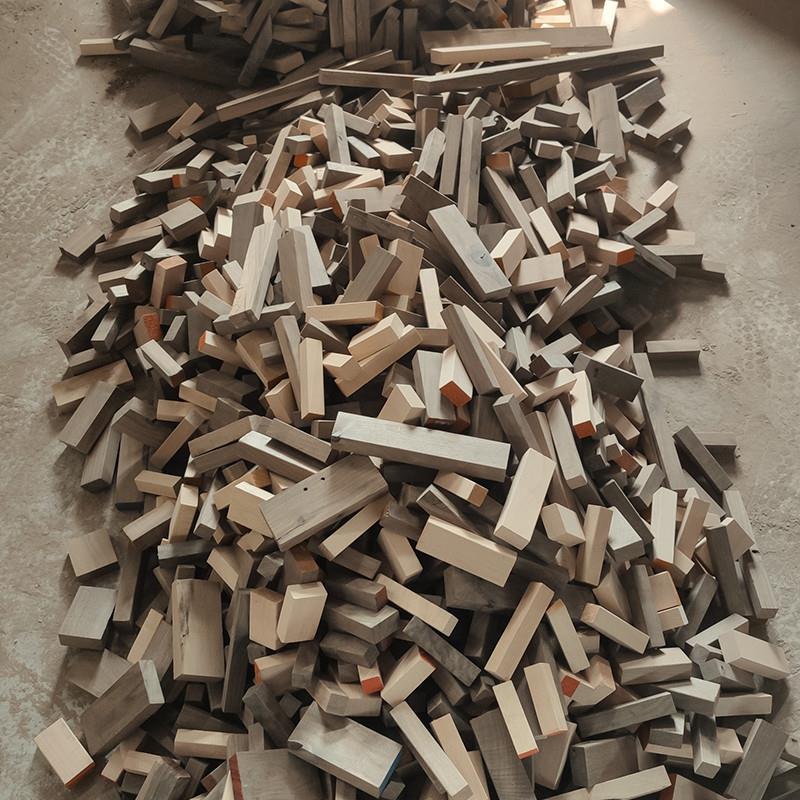 Black walnut solid wood polishing material