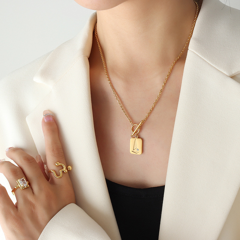 ins wind OT fibbia pendente quadrato triangolare zircone intarsiato collana geometrica titanio acciaio K oro catena clavicola unisex_voghion.com