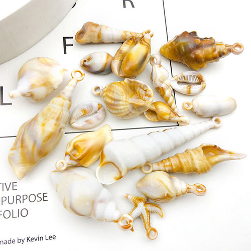 1 Acrylic Sea Shell Natural Dual Color Cloud Pattern Small Snail Pendant DIY Necklace Bracelet Keychain Material
