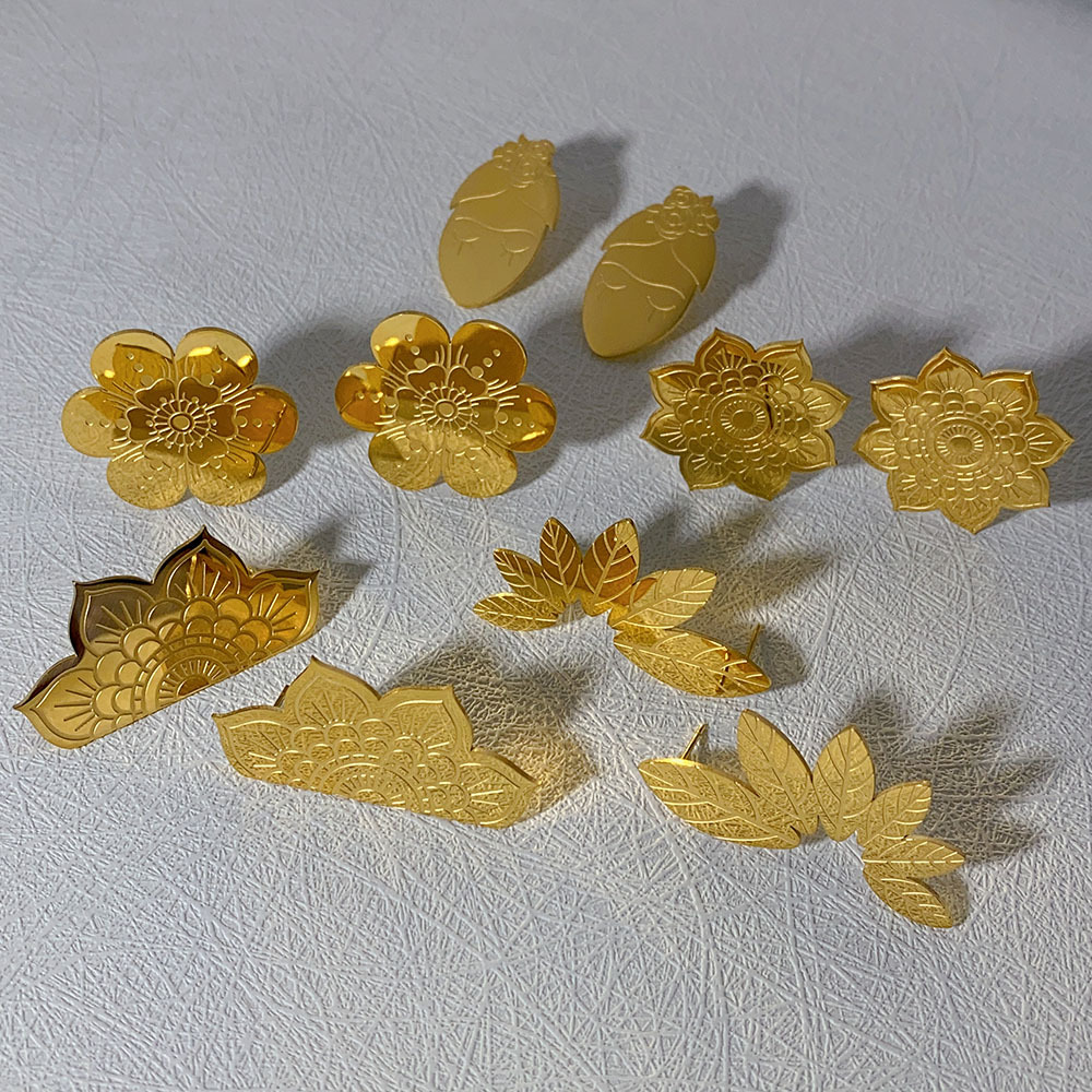 11g Weight PVD Coated Gold Plating Process 1 Pair Sweet Simple Style Leaves Flower Plating Titanium Steel 18k Gold Plated Ear Studs