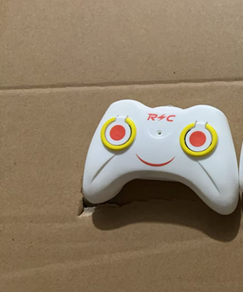 Fábrica de dos canales de control remoto helicóptero de inducción suspensión aviones juguetes eléctricos para niños Comercio exterior al por mayor