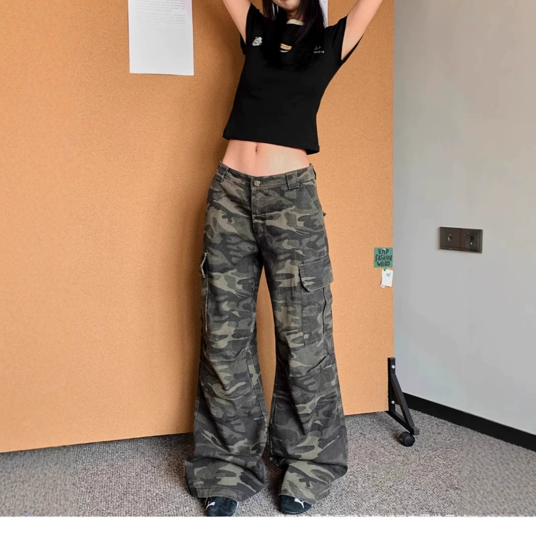 Camouflage spring trousers, American style, trend of season, loose fit