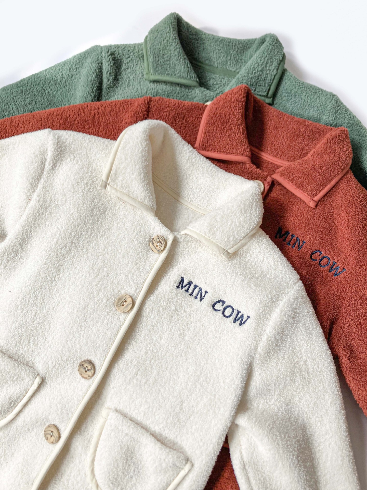 Conjunto de ropa infantil para otoño e invierno 2024, chaqueta cálida y gruesa para niñas, elegante abrigo de algodón para niños, conjunto de dos piezas.