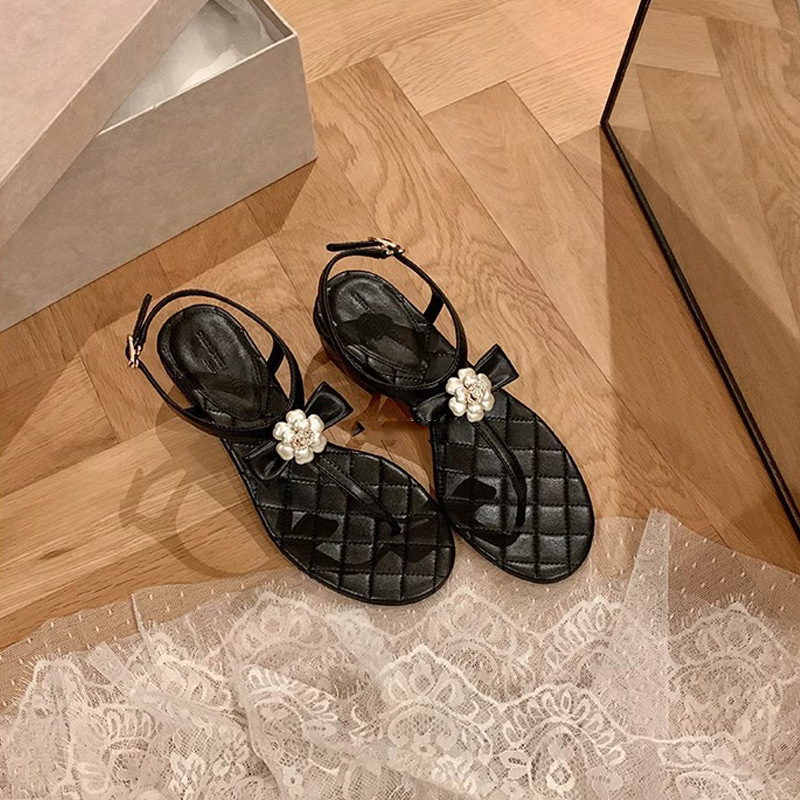 El mismo estilo de Su Yinyin Moonlight Wonderland ~ Pequeña fragancia flor de diamantes de imitación con chanclas chanclas planas sandalias femeninas