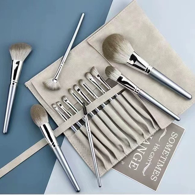 Набор кистей для макияжа из 14 предметов, включая кисть для теней, кисть для пудры, кисть для тональной основы, кисть для губ, полный комплект кистей для макияжа.