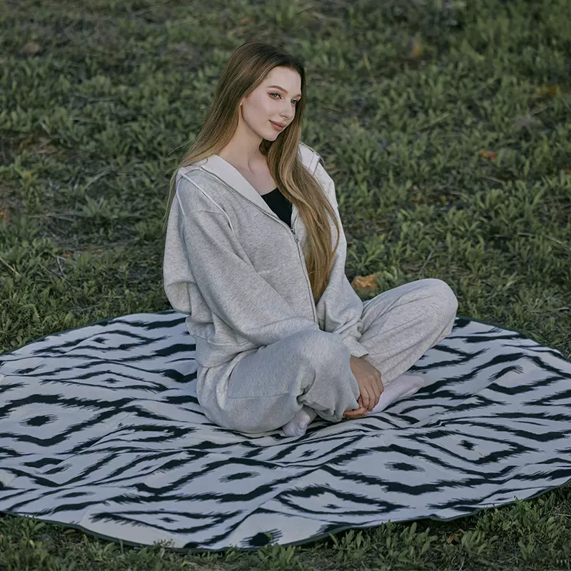 野营毯活动露盖毯披风野餐垫户外毯便携绗缝被瑜伽地席旅行睡袋