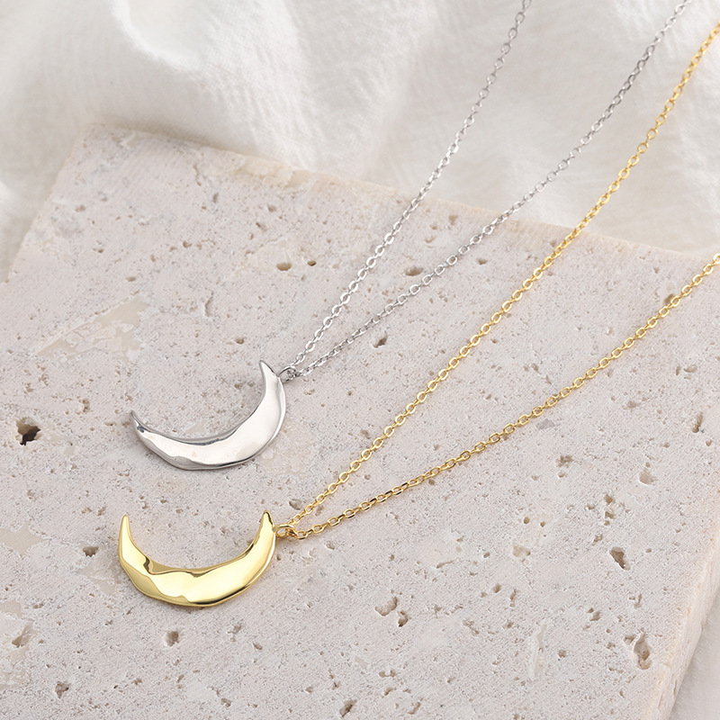 Retro Moon Sterling Silver Polishing Pendant Necklace display picture 6