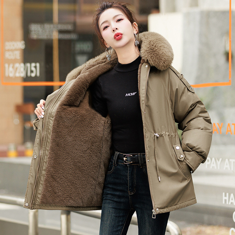 Invierno de 2025 nuevo estilo para mujeres más gruesa chaqueta de algodón coreana, chaqueta de algodón delgada y ropa de algodón de cuello de pelusa