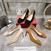 ߶Ʒ|ЬŮ2025ﶬ¿͹ŕrƴɫëϵeЬ