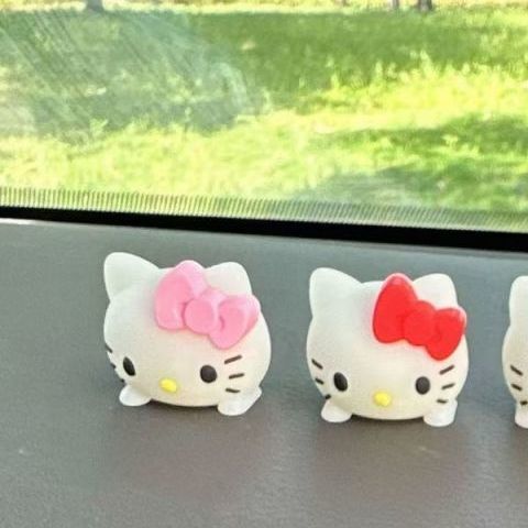 車の装飾品かわいいハローキティ KT 猫人形車のインテリア装飾オフィスモニターデスクトップ装飾|undefined