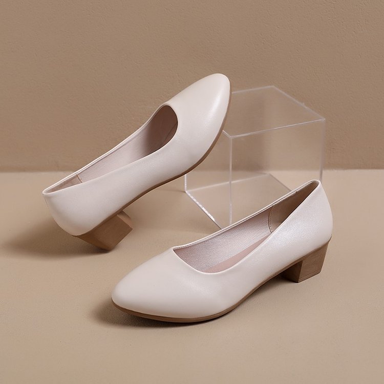 2025 otoño zapatos negros de tacones altos de primavera de cuero suave zapatos de trabajo de viaje de tacones gruesos zapatos de cuero de punta zapatos de mujer