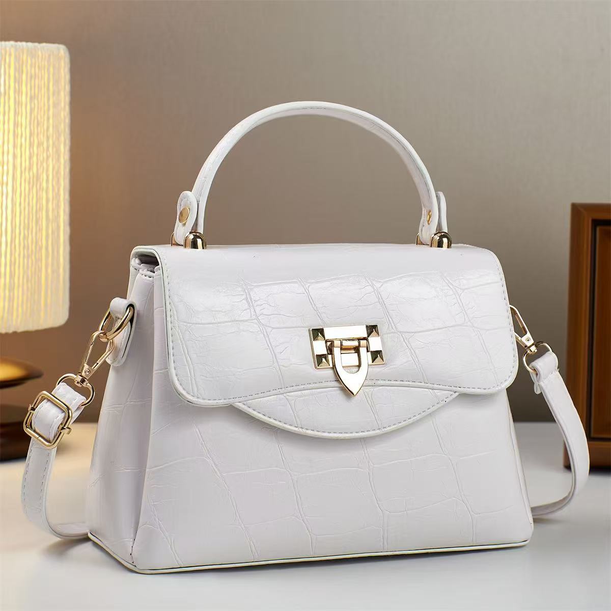 520 regalo bolso de lujo ligero mujer 2025 nuevo estilo atmosférico de alta gama madre de mediana edad bandolera