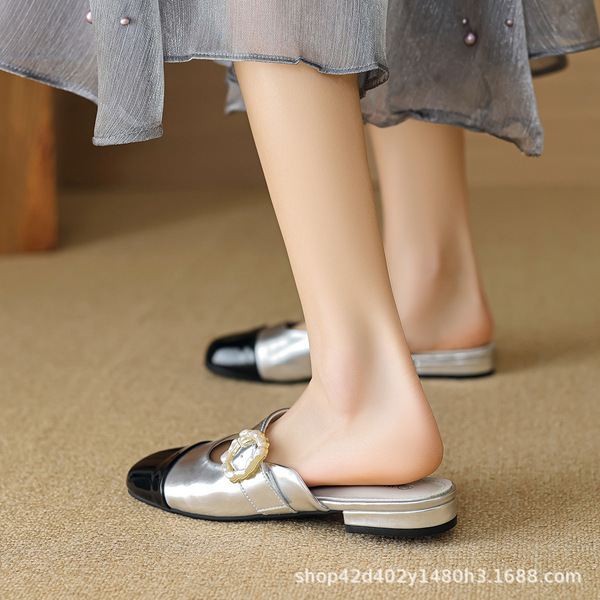 Summer women's slippers