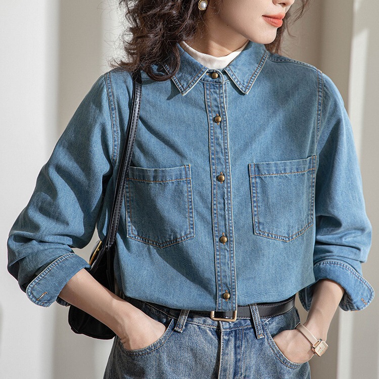 Light Blue Vintage Soft Denim Shirt for Women, Suitable for Layering, Regular Shoulder Fit, 2026 Autumn and Winter New Style, Petite Top