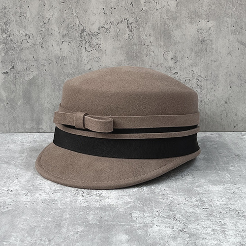 Nice and stylish winter riding hat for ladies, featuring a bow tie and color-matching design, inspired by the Korean style, made of wool felt, and presented as a gift.