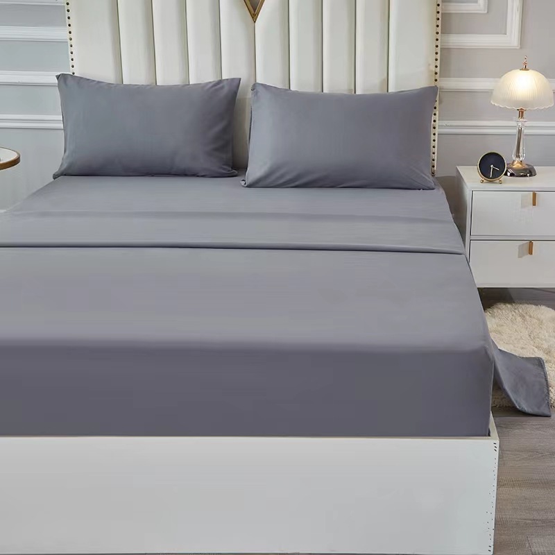 Amazon Venta caliente llanura completa poliéster cepillado de cuatro piezas ropa de cama conjunto de sábanas sábana ajustable funda de almohada ropa de cama