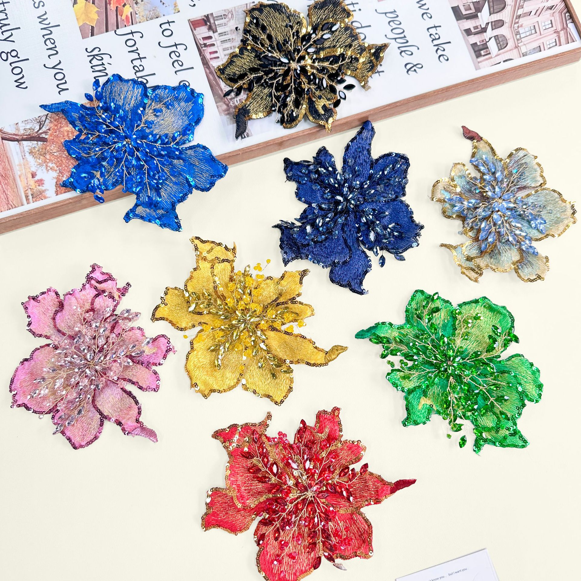 Multicolor sequinilla perla tela flor de arce decalco ropa accesorios accesorios colgantes accesorios para el cabello decoración de boda