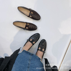 莞货自主品牌！T字皮带扣圆头低跟复古玛丽珍手抓皱羊皮单鞋女