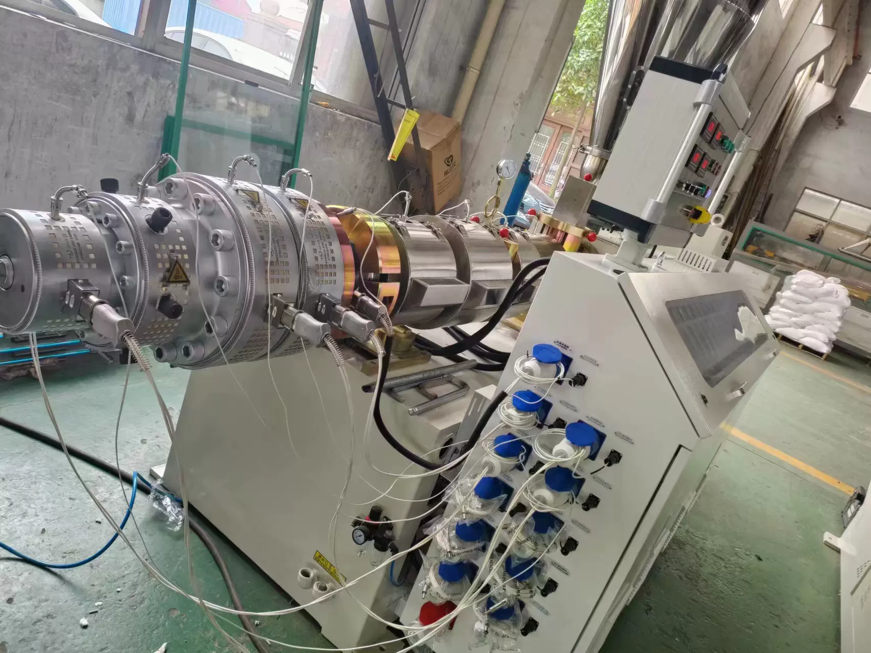 现货PE给水管生产线PVC排水管生产线塑料管材单螺杆挤出生产设备