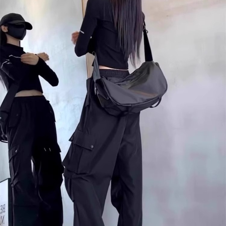 【260グラム綿モーデール】甘いギャルの短い上着冬の女性のアメリカの黒い中に肩の長袖のtシャツを掛けます。|undefined