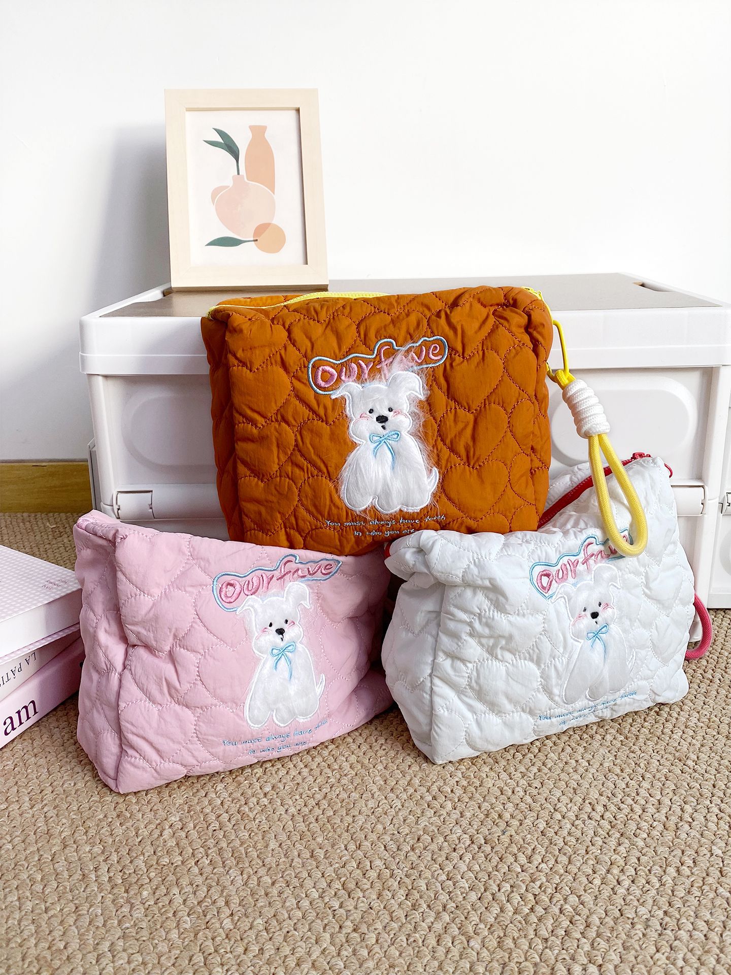Bolsa de almacenamiento portátil de peluche para perros bordados lindos dulces amor bolsas de maquillaje de acolchetes portátiles de gran capacidad