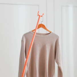 衣架;水桶、水缸;晾衣杆、衣叉