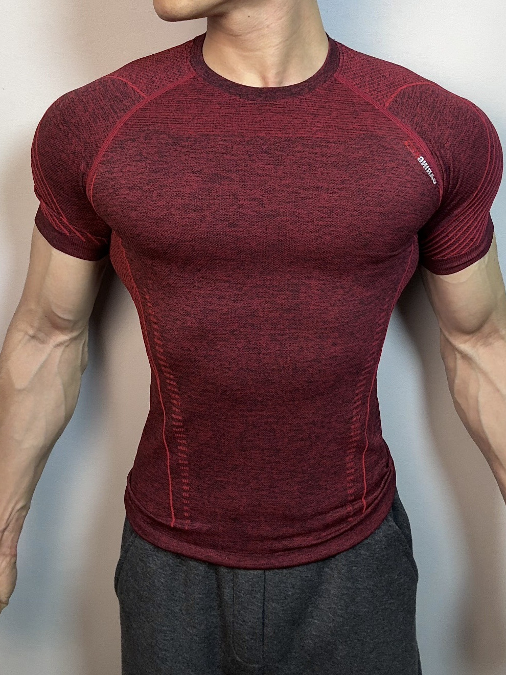 Quick dry T-shirt with a round collar for gym