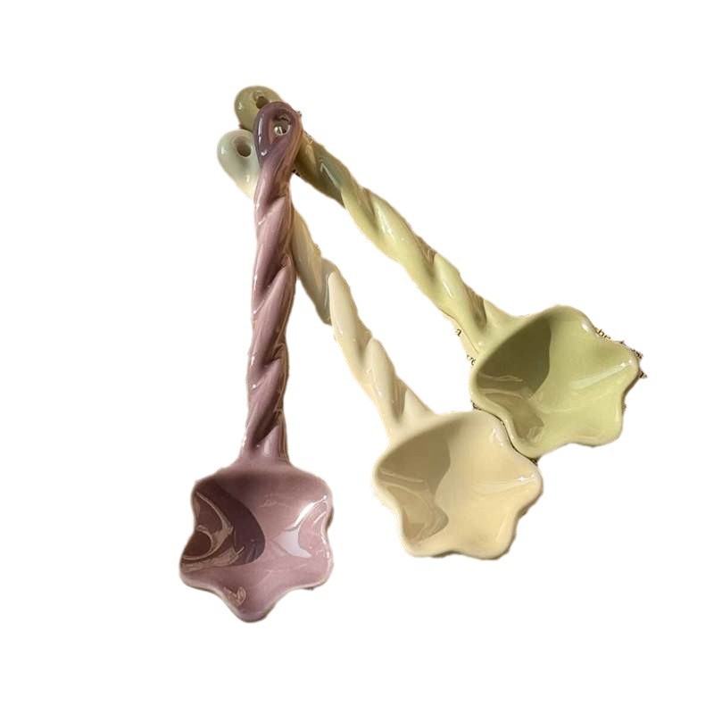 Cucchiaio da caffè/dessert in ceramica INS a forma di stella attorcigliata, di alto valore, carino, creativo, da celebrità di Internet._voghion.com