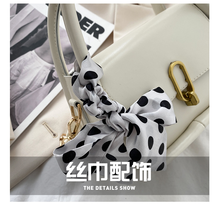 Simple Portable Pu Fashion Square Bag display picture 24