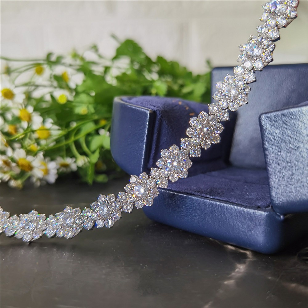 Luxe damesarmband met zonnebloemmotief, moissanite en diamanten, hoogwaardige, zwaar bewerkte bloemvormige armband._voghion.com