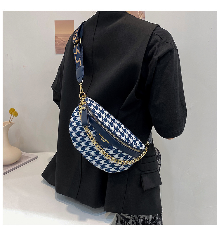 Korean Style Houndstooth Chain Zipper Shoulder Chest Bag display picture 13