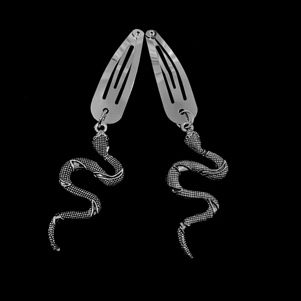 Snake clip