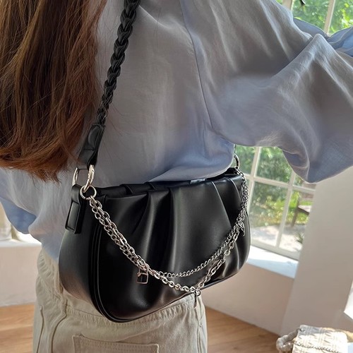 Niche design bag for women, pleated personalized cloud bag, handbag, simple and versatile, fashionable zipper chain armpit bag