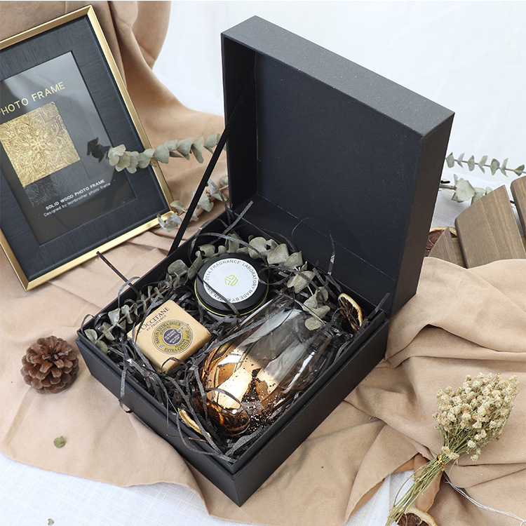 特种纸厂家翻盖包装盒情人节礼品盒永生花盒婚庆伴手礼跨境热销