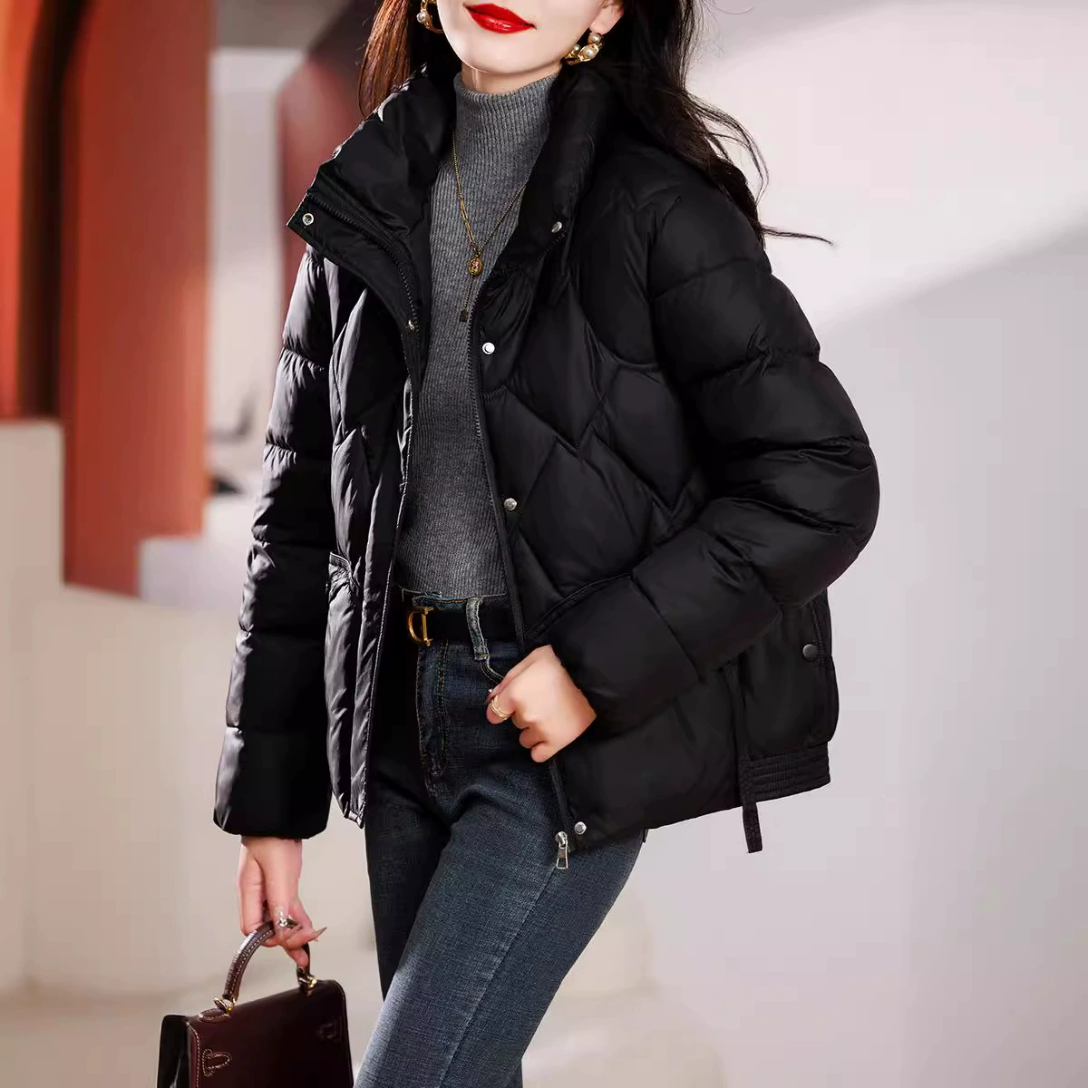 2024 новая одноразовая хлопчатобумажная одежда женская короткая толстая тонкая пуховая хлопчатобумажная куртка корейская версия свободного воротника