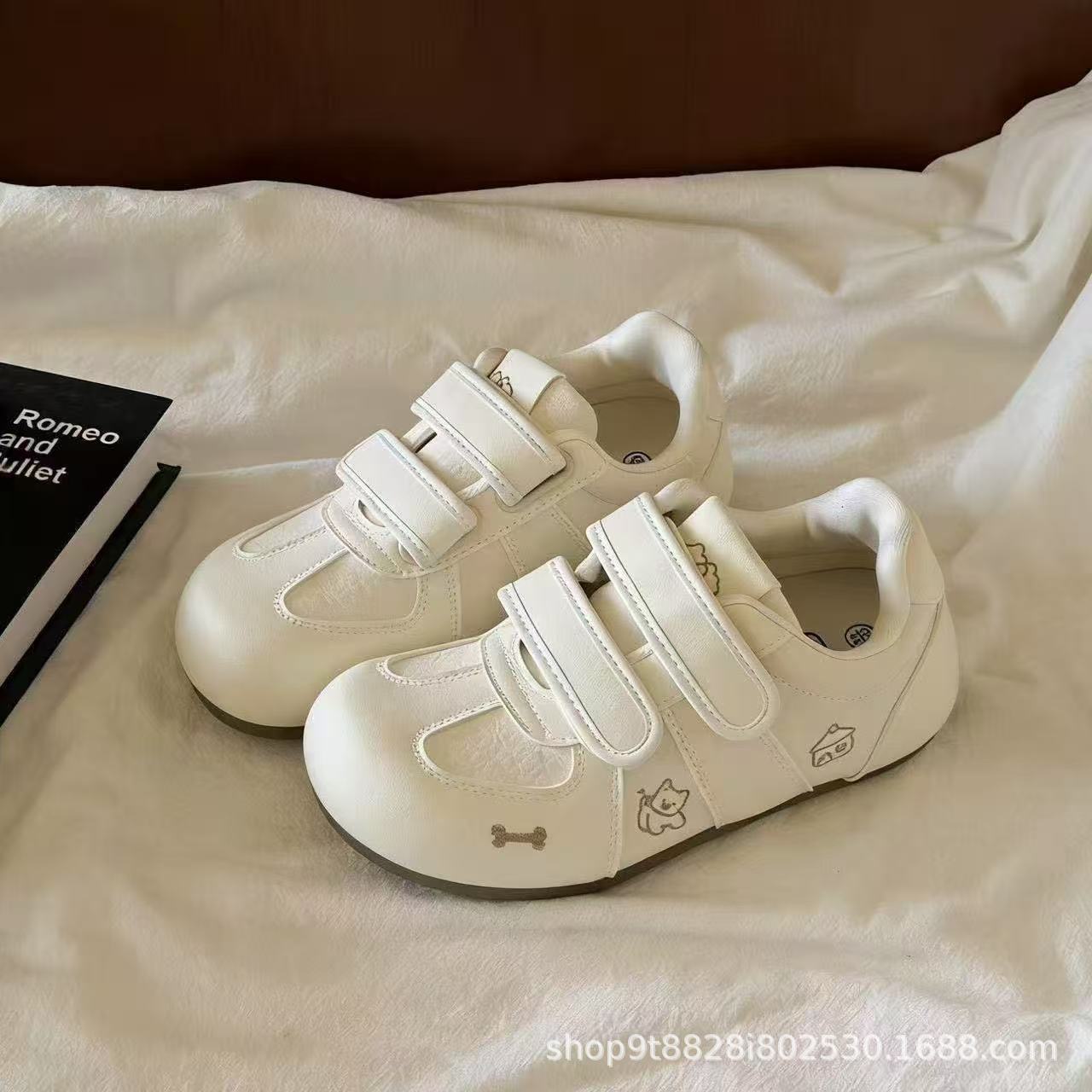 Campus de estilo plano dibujos animados lindos 2026 nuevos zapatos de skate de dopamina de primavera para estudiantes zapatos casuales N22150