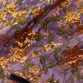 光泽硬挺廓形 复古紫色金色花朵浮雕提花面料春夏裙设计师布料diy