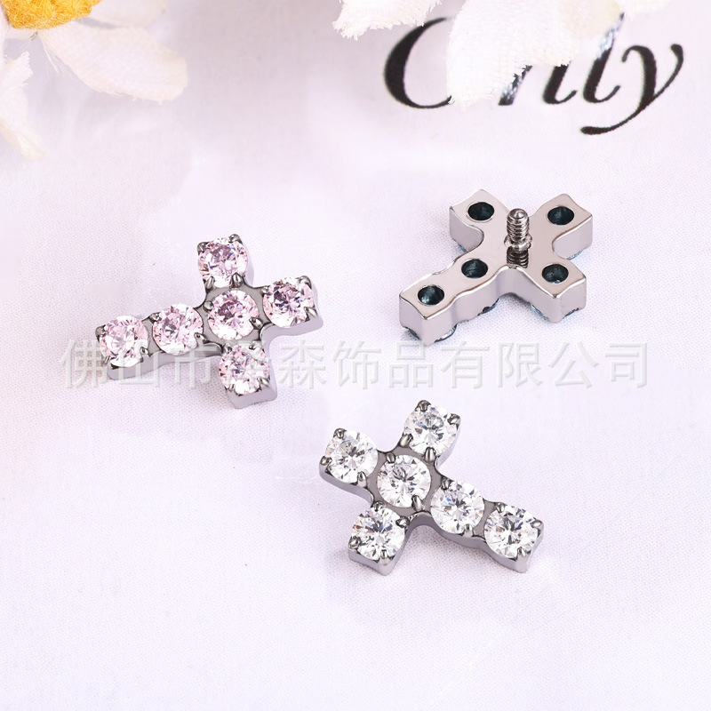 16G labret stud size and finish detail