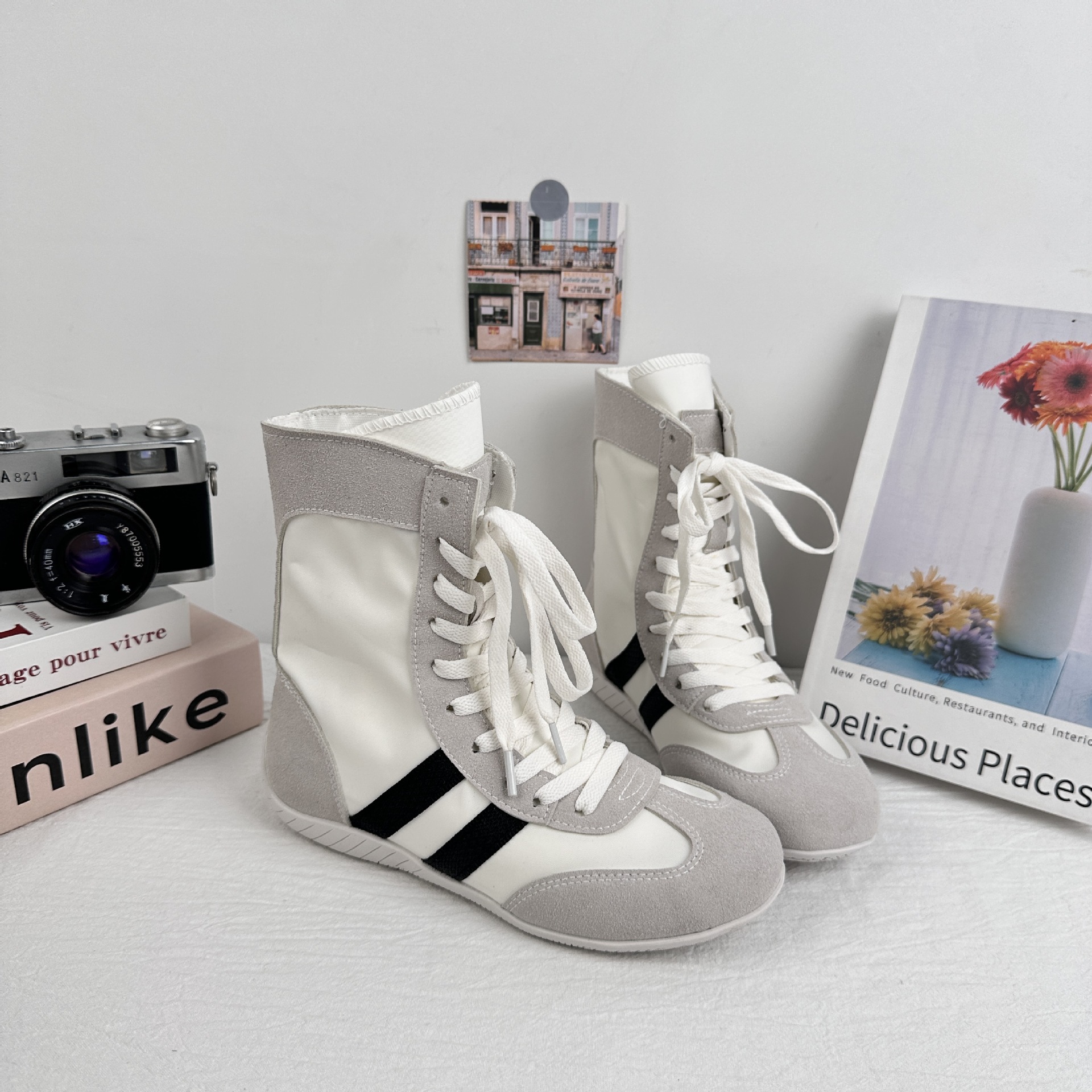 A9921ins viento super caliente botas martin mujeres 2025 verano nuevos zapatos de skate transpirables de moda zapatos de entrenamiento de alta altura