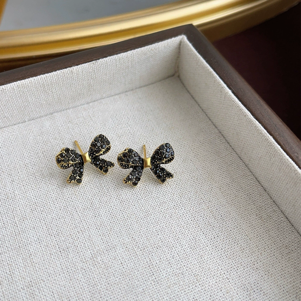 Retro Pearl Earrings, 925 Silver Posts, Light Luxury Vintage Geometric Style