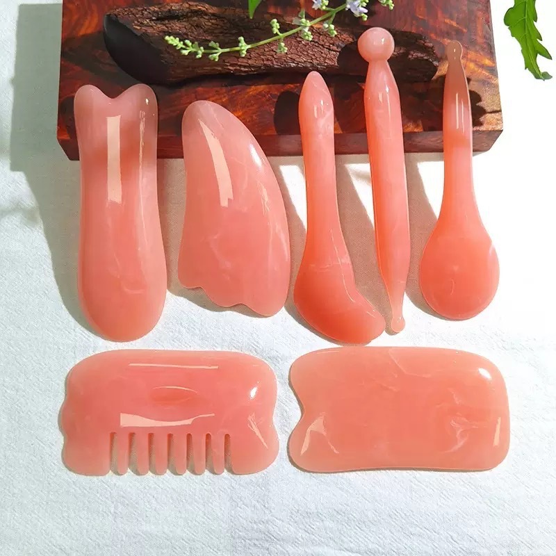 Набор из семи предметов из смоляной скребковой доски розового цвета