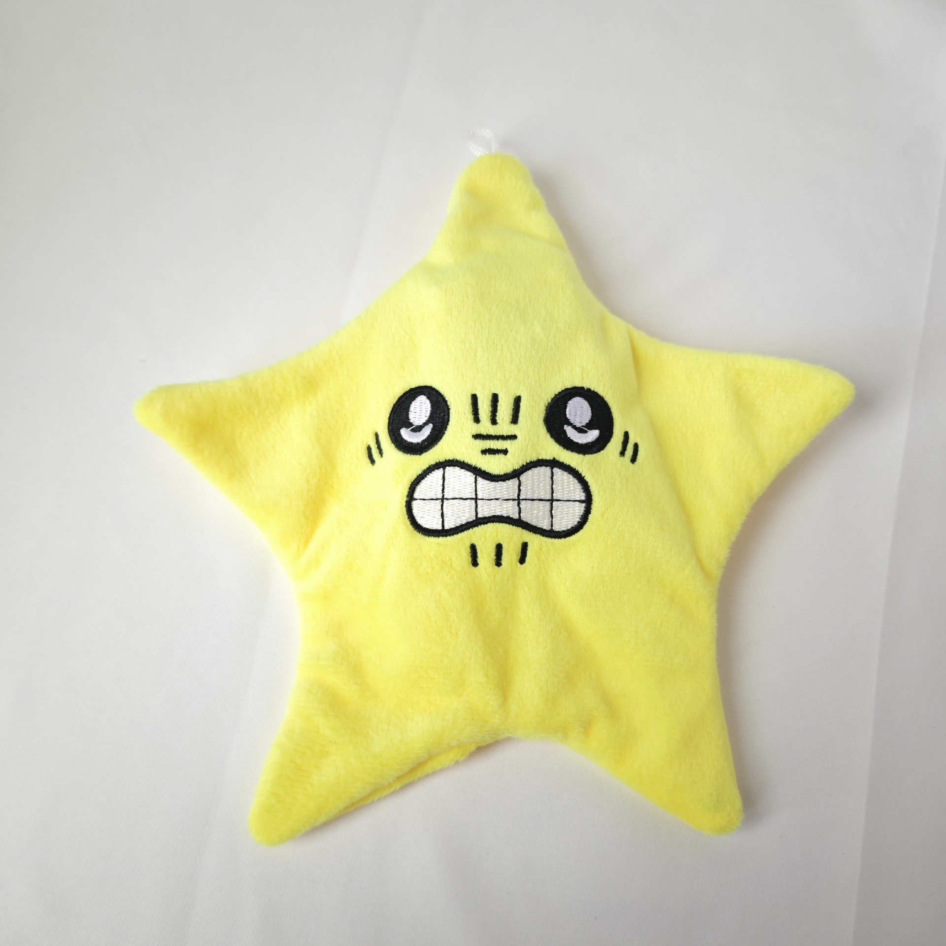 新商品の怒りっぽい派大星のぬいぐるみのペンダントは動くことができます。