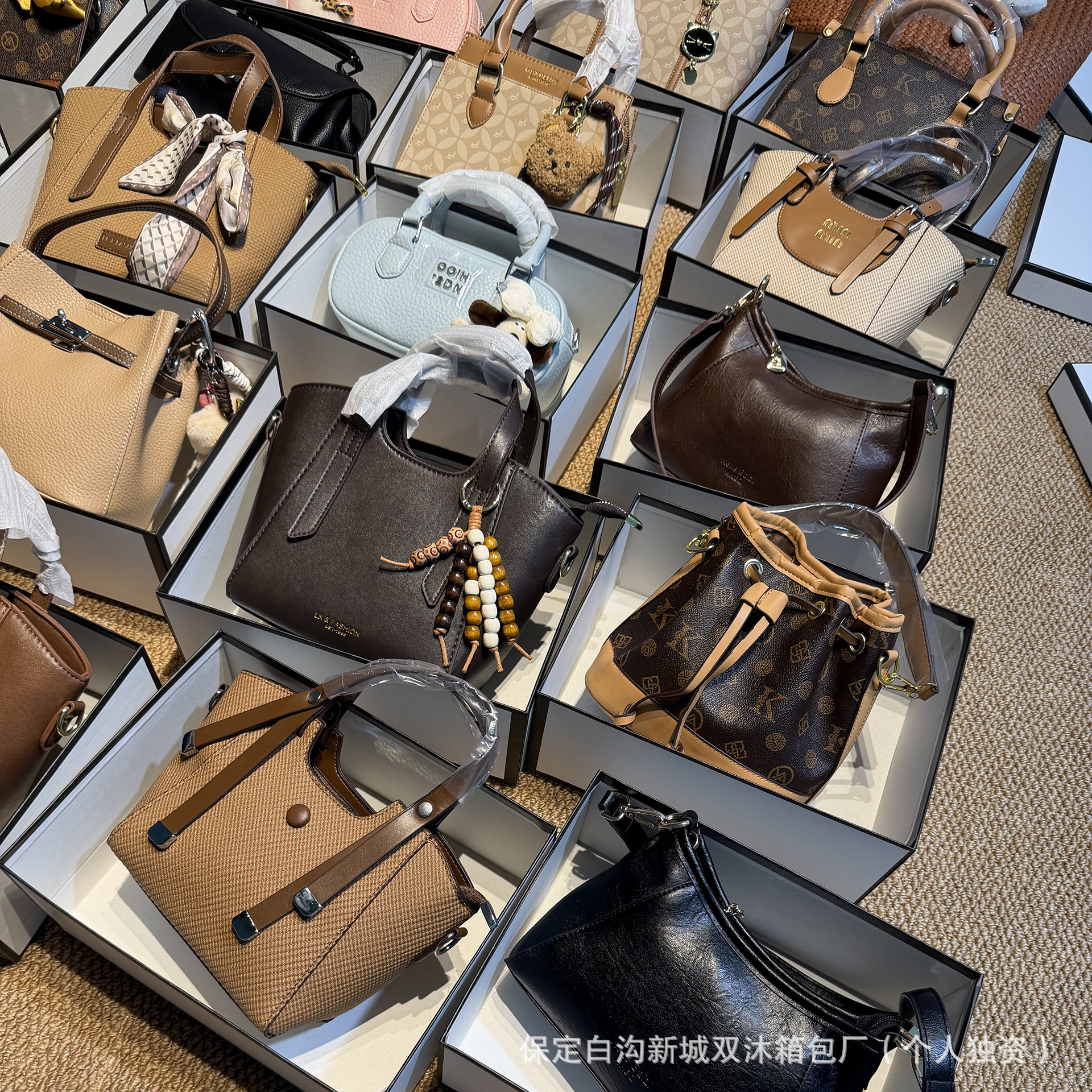 Wholesale New Mixed Batch Women's Handbags Original Packaging Assorted Styles Women's Single Shoulder Crossbody Tote Bags Fashion Versatile Influencer Bags