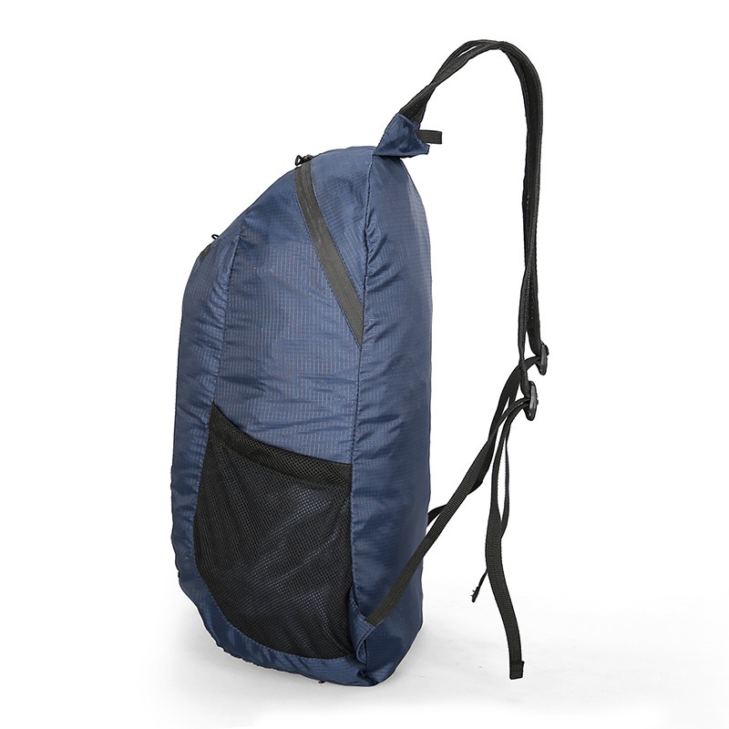 Mochila deportiva al aire libre al por mayor mochila plegable portátil simple a prueba de salpicaduras bolsas de piel cómodas y livianas