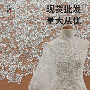 新款大花镂空鱼丝线水溶面料 精细满幅绣花婚纱礼服蕾丝女装布料-阿里巴巴