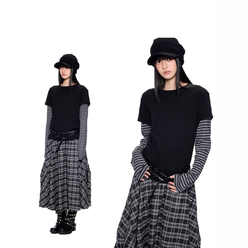 Japanese retro striped faux two-piece round-neck long-sleeve t-shirt for women, early autumn 2026 new style inner layer top Japanese retro striped faux two-piece round-neck long-sleeve t-shirt for women, early autumn 2026 new style inner layer top