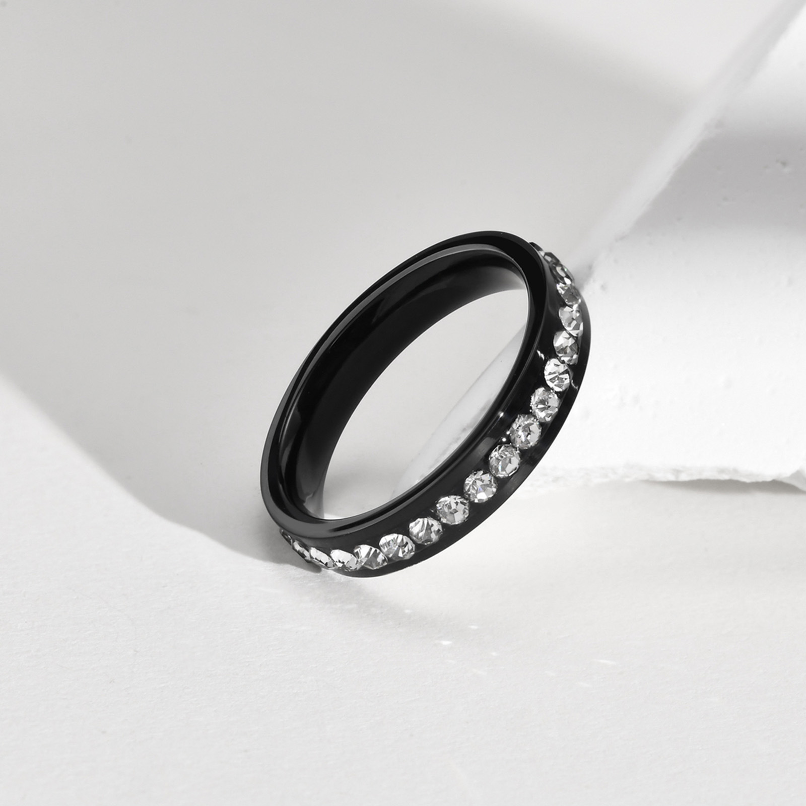 Retro Geometric Heart Shape Stainless Steel Inlaid Zircon Rings